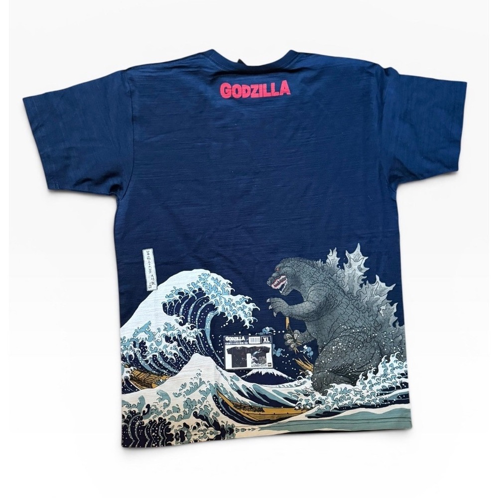 NWT Godzilla Toho Great Wave Off Kanagawa Mens XL Navy Slub T-shirt Japan Anime